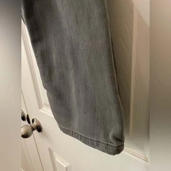 CHICO’S platinum gray jeans size .5 Short - Picture 4 of 5